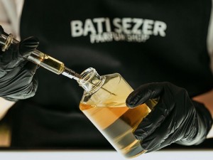 10 عطر تابستانه جدید با ماندگاری بالا {2025-1404}