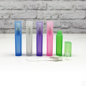 شیشه عطر اسپری (ظرف عطر) 5 میل پلی اتیلن رز مکعبی (رنگی)