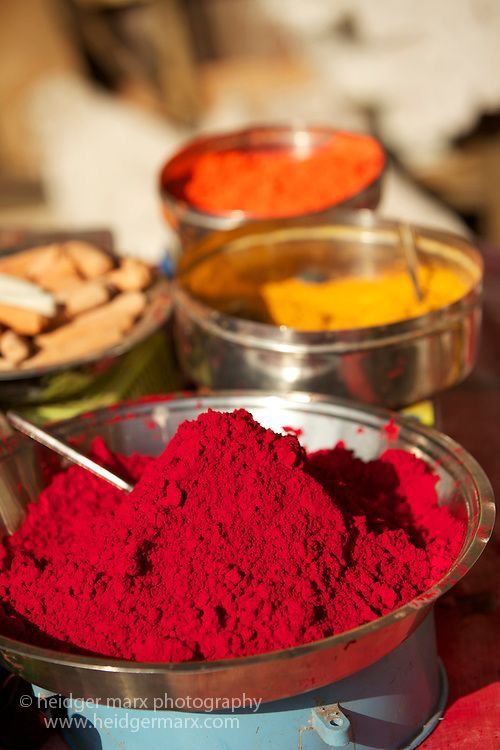 عطاری در خیابان گلزار اصفهان