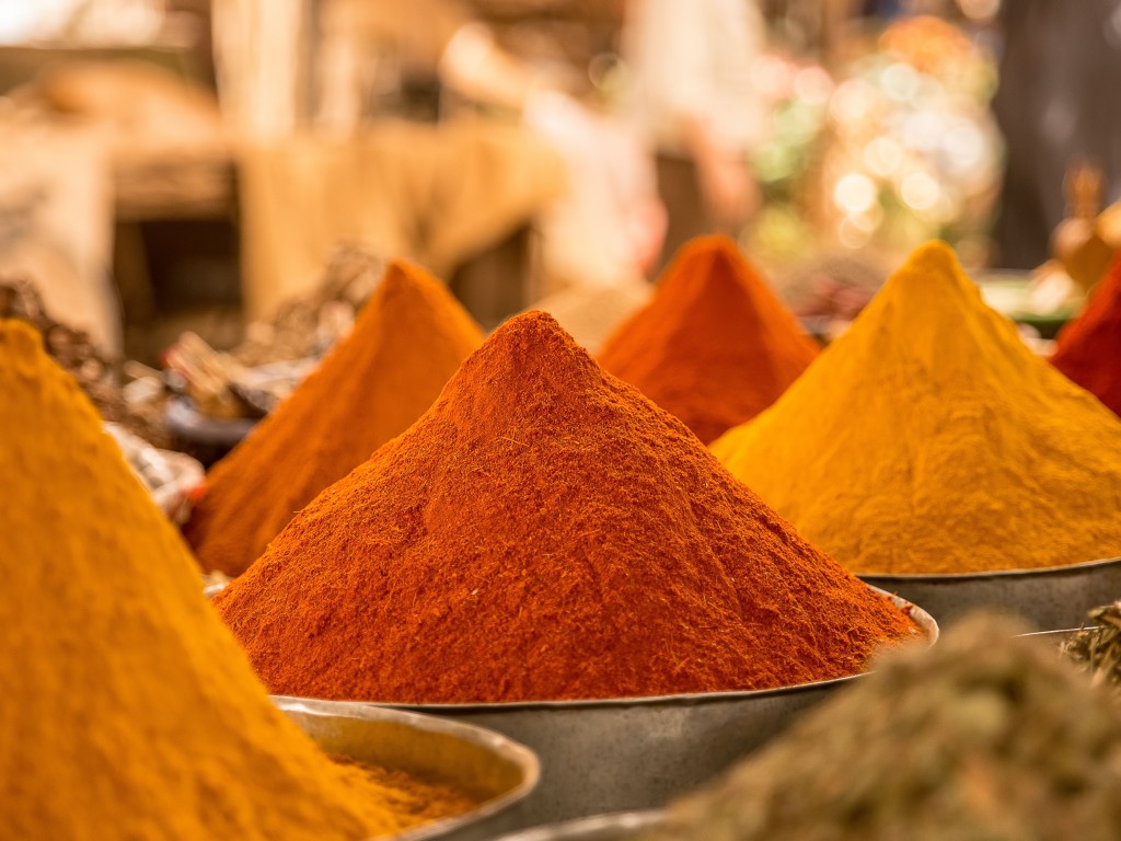 عطاری در خیابان کمال اسماعیل اصفهان
