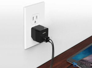 شارژر دیواری آکی Aukey PA-U32 Wall Charger