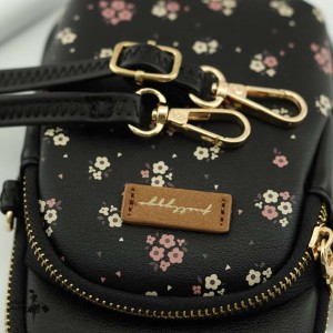 کیف پاسپورتی پرتیز کدL027