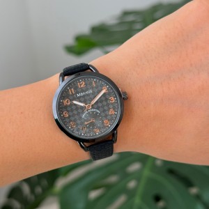 خرید ساعت مچی بند سیلیکونی مانمیلی AB1156