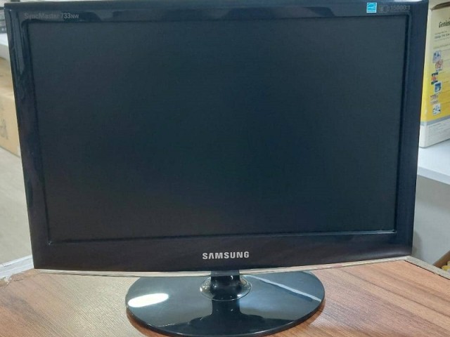 مانیتور سامسونگ مدل Samaung sync master 733NW سایز 20 اینچ استوک