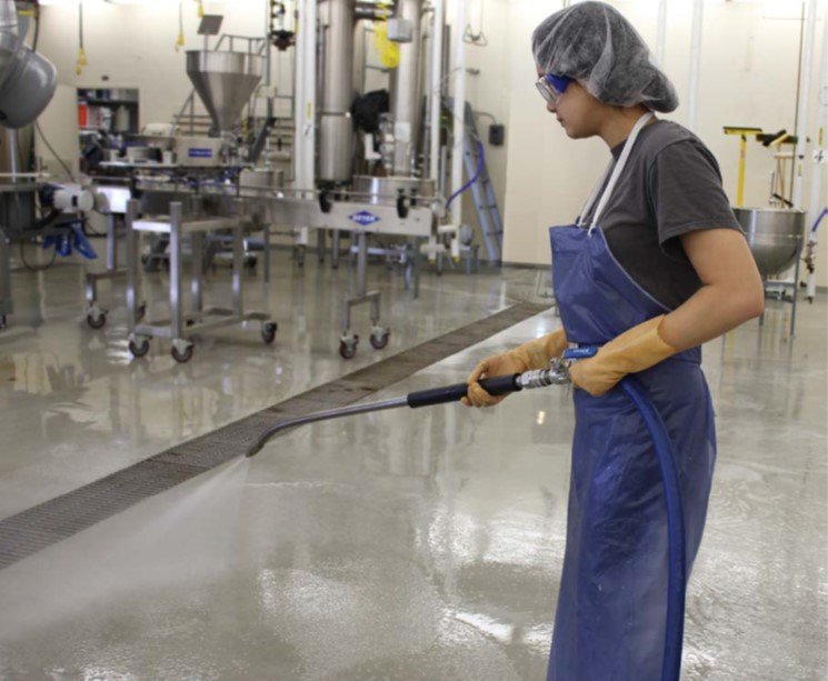 Industrial cleaning supplies and equipment for the food industry