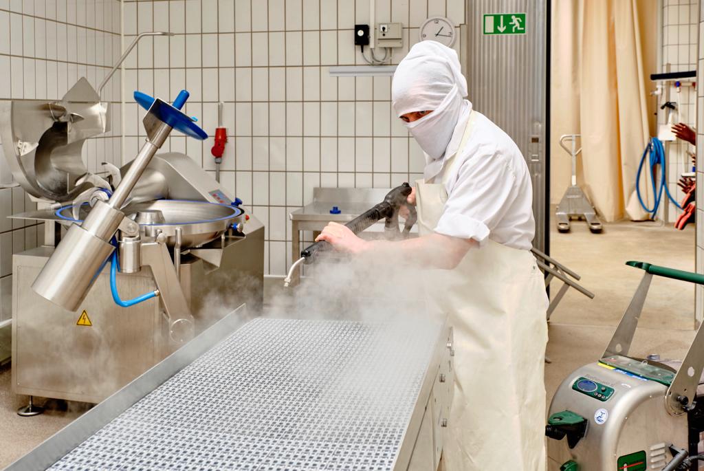 Industrial cleaning supplies and equipment for the food industry