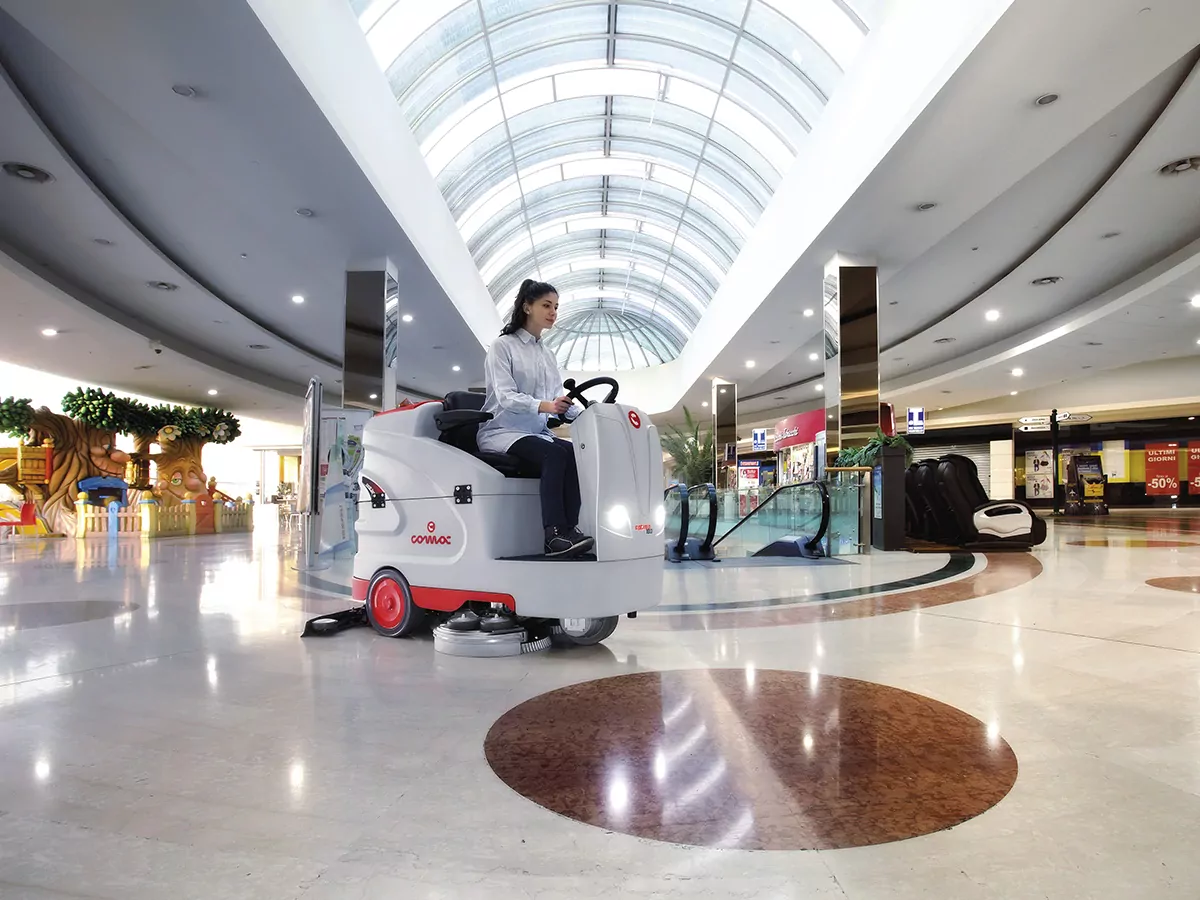 The importance and equipment required for cleaning in large shopping malls