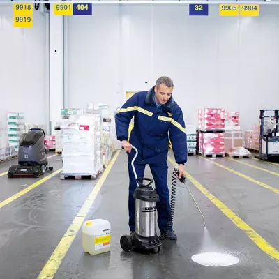 Challenges, importance and cleaning equipment for raw material warehouses