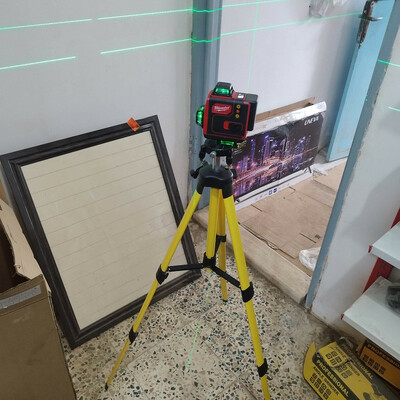 تراز لیزری میلواکی مدل SPY809-16 -120 به همراه پایه