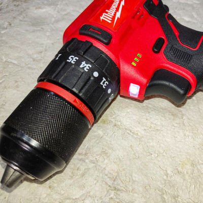 دریل پیچ گوشتی شارژِی میلواکی مدل M24 مجموعه 28 عددی