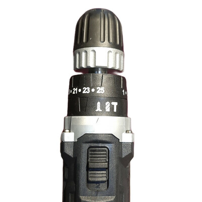 پیچ گوشتی شارژی ویوارکس  مدل VR16. 8V-2HA مجموعه 24 عددی