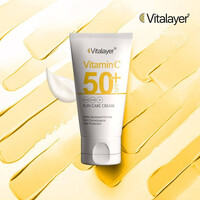 کرم ضد آفتاب بی رنگ ویتالیر +SPF50 مدل Vitamin C مناسب انواع پوست حجم 40 میلی لیتر