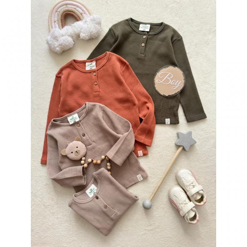 بلوزهای بیسکوییتی دو دکمه