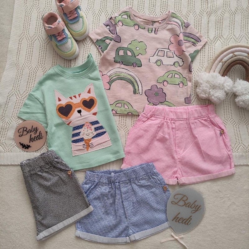 تیشرت های پیشی عینکی و ماشین صورتی و شلوارک های چهارخونه ریز