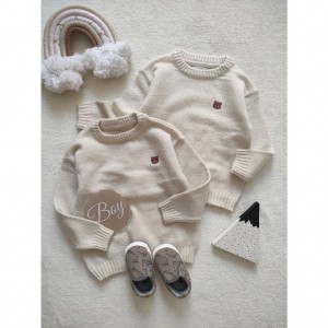 بلوز بافت شیری با گلدوزی خرس