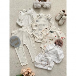 بادی های نوزادی زمینه روشن