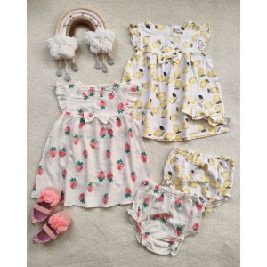 دو تیکه های سارافون و شورت لیمو و توت فرنگی و پاپوش گلدار