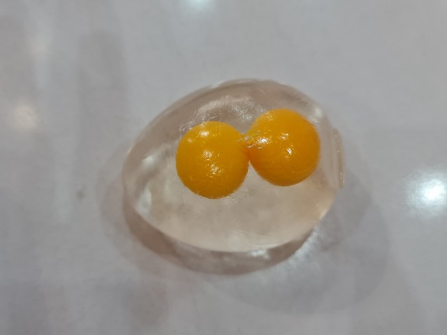 له شو تخم مرغ دو زرده