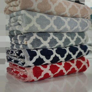 حوله حمام نخ رنگی