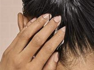 چگونه اسکالپ پوست سر را با محصولات ارگانیک سم زدایی و تقویت کنیم؟