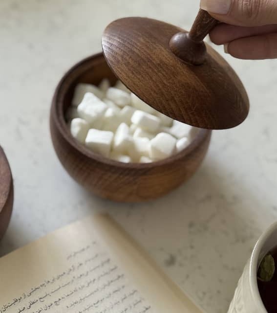 قندان چوبی مدل بلوطی (خراطی) ۱۰×۱۰×۷ – کد 424