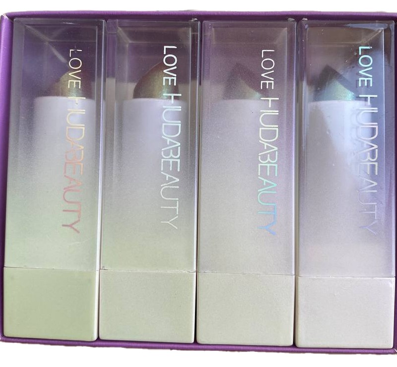 پک رژ لب جامد شاین دار مدل هدی بیوتی