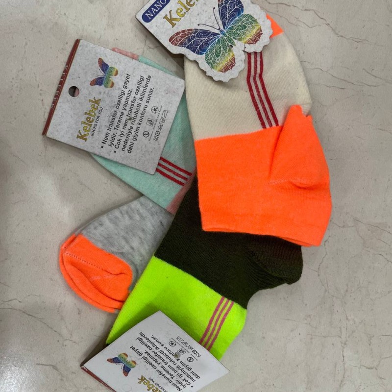 جوراب رنگی رنگی