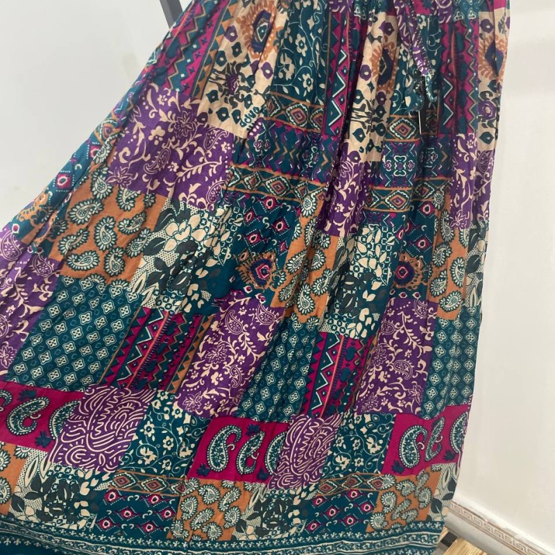 دامن طرحدار