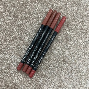 خط لب مدادی