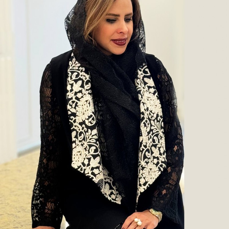 وست زنانه مشکی یقه سوزن دوزی