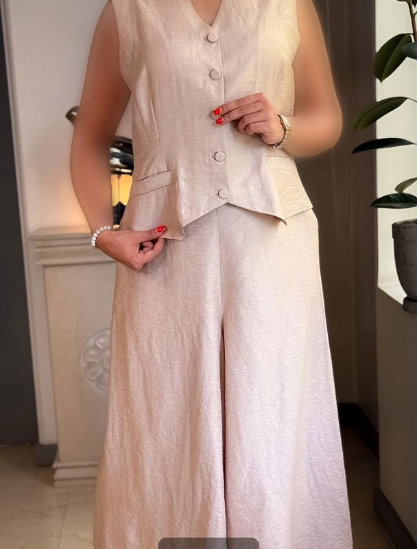 ست جلیقه و دامن شلواری کرم مدل پریا