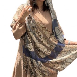 عسلی حاشیه سرمه ای