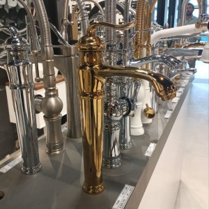 شیر روشویی پایه بلند سکه مدل هلن طلایی مات