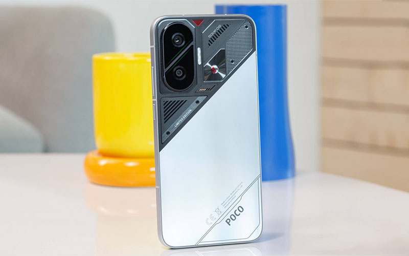 نقد و بررسی Poco F7