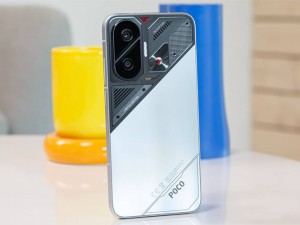 نقد و بررسی Poco F7