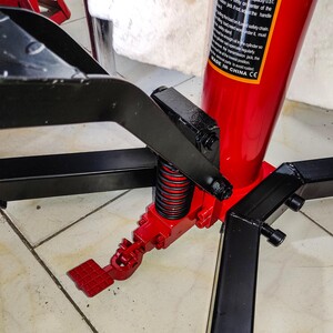 جک خودرو بوفالو مدل گیربکس درآر تلسکوپی کد NRG - 0/5 TIN ظرفیت 500 کیلوگرم