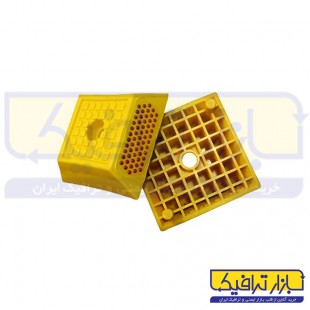 گل میخ پلاستیکی