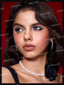 خط چشم مایع مرلین مونرو رنگ A POET'S LOVER  شیگلم SHEGLAM