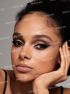 پالت سایه چشم JAZY JIGSAW رنگ LOVE N' TAUPE شیگلم SHEGLAM