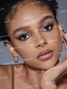 پالت سایه چشم JAZY JIGSAW رنگ MAUVE'ING ON شیگلم SHEGLAM