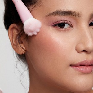 براش رژگونه مایع  COLOR BOLOOM شیگلم SHEGLAM