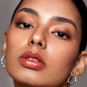 براق کننده لب GLAZE DAZE LIP GLOSS -APPLE SPICE شیگلم SHEGLAM