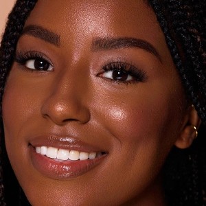 کرم پودر آبرسان SKINFINITE HYDRATING رنگ  TRUFFLE شیگلم SHEGLAM