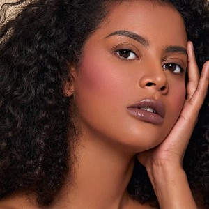 رژگونه مات سبک LIGHTWEIGHT رنگ SEDUCTION شیگلم SHEGLAM