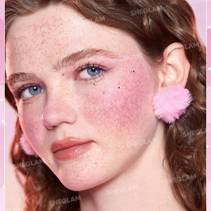رژگونه  CARE BEARS CUDDLE TIME BLUSH ‏رنگ FAB-U-LOUS شیگلم SHEGLAM