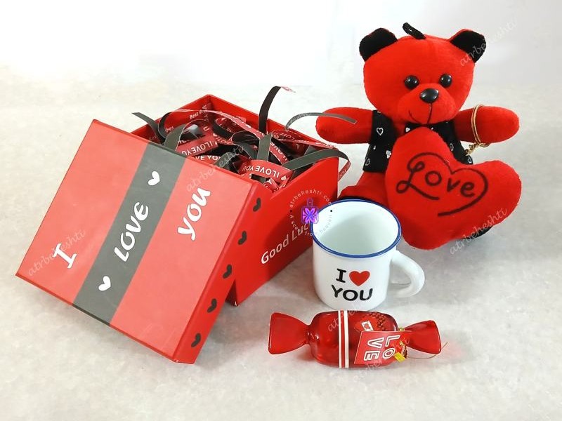 پک ولنتاین (بدون عطر) عروسک و شکلات و فنجان (ارسال رایگان) - کد 4