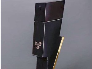 عطر کارولینا هررا بد بوی برند کالکشن 181 - عطر بهشتی