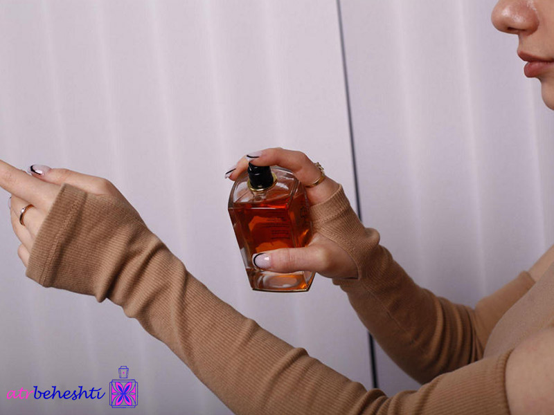 روش استفاده از عطرهای گرمی و اسانس و ماندگاری