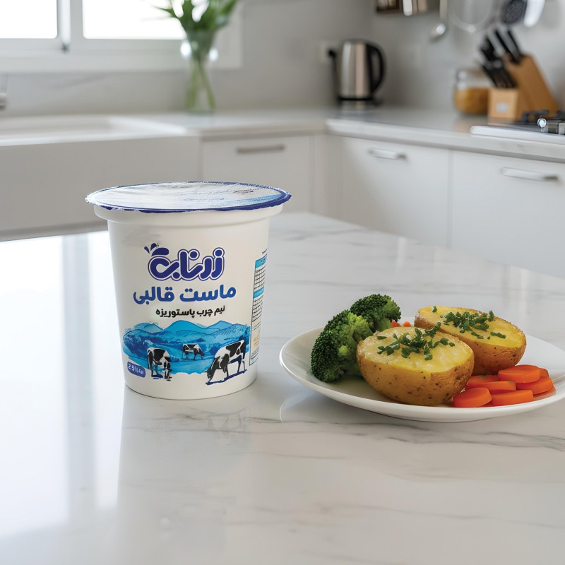 ماست نیم چرب700 گرمی