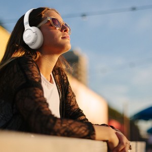 هدفون بیسیم جی بی ال مدل JBL Tune 780NC در بروزکالا